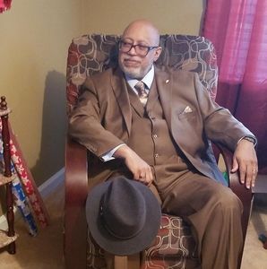 Meet your Posher, Charles